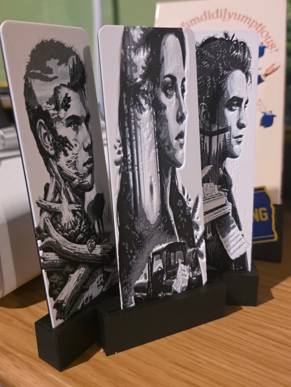 Twilight Saga Series Bookmarks W/Stand (3d Printed)